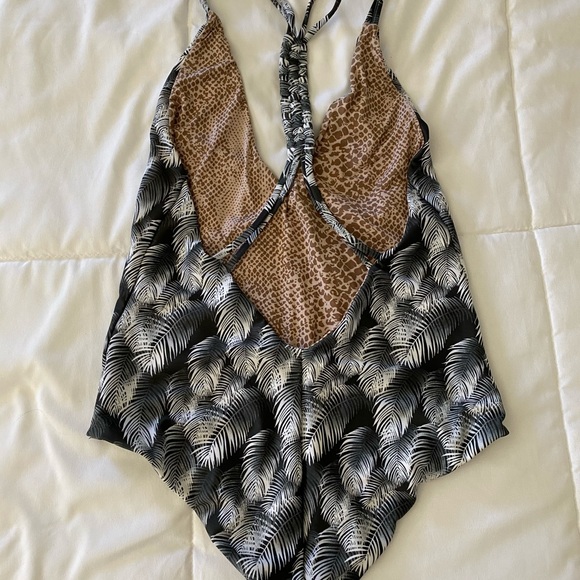 Acacia Venezuela One piece - Picture 3 of 3